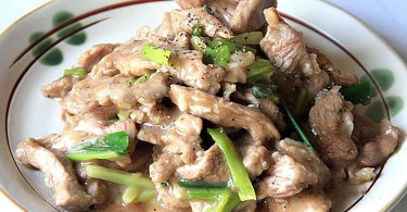 【食譜】便當裡的家常菜：蔥爆豬柳