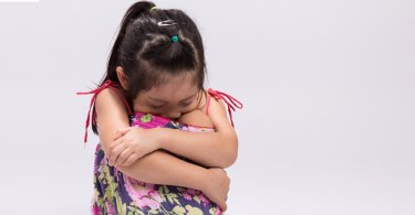 道歉不難，但對孩子承認自己錯了，然後跟他們道歉，真的很難