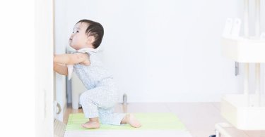 防撞帽保護學步兒？孩子錯以為跌倒不危險